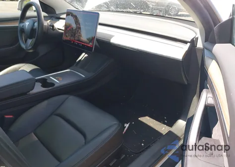 2021 Tesla Model 3 Standard Range Plus Rear-Wheel Drive from USA, damaged, VIN 5YJ3E1EA5MF085107